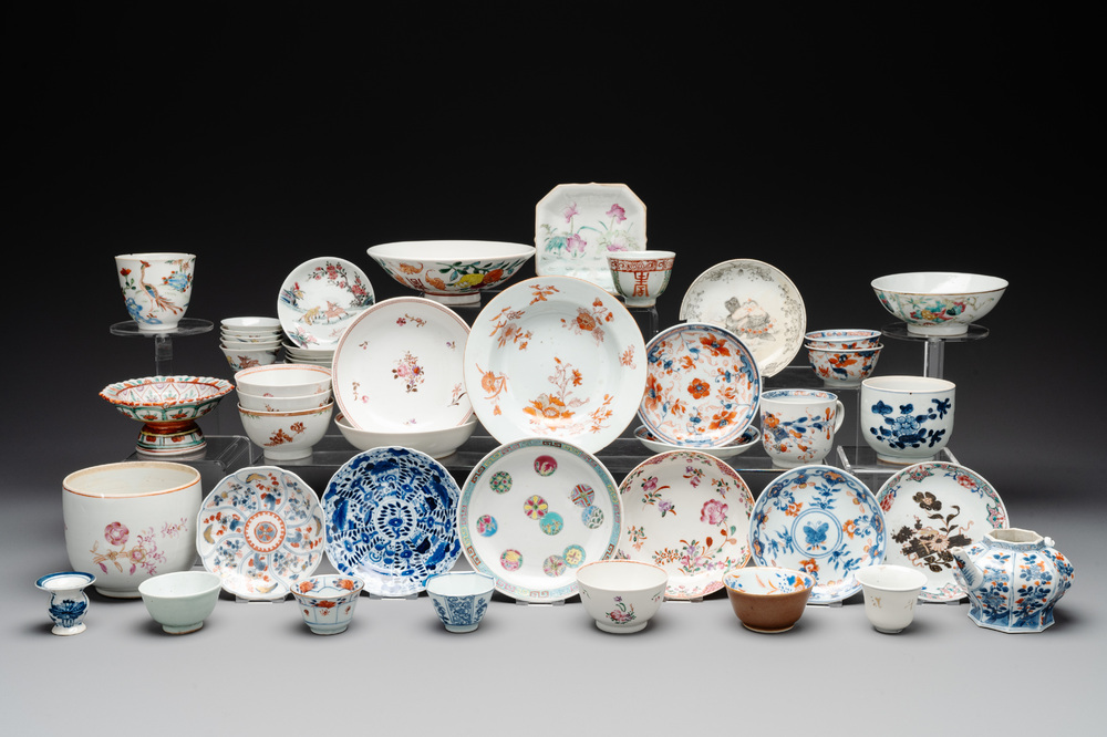 44 pieces of Chinese porcelain, Kangxi and later