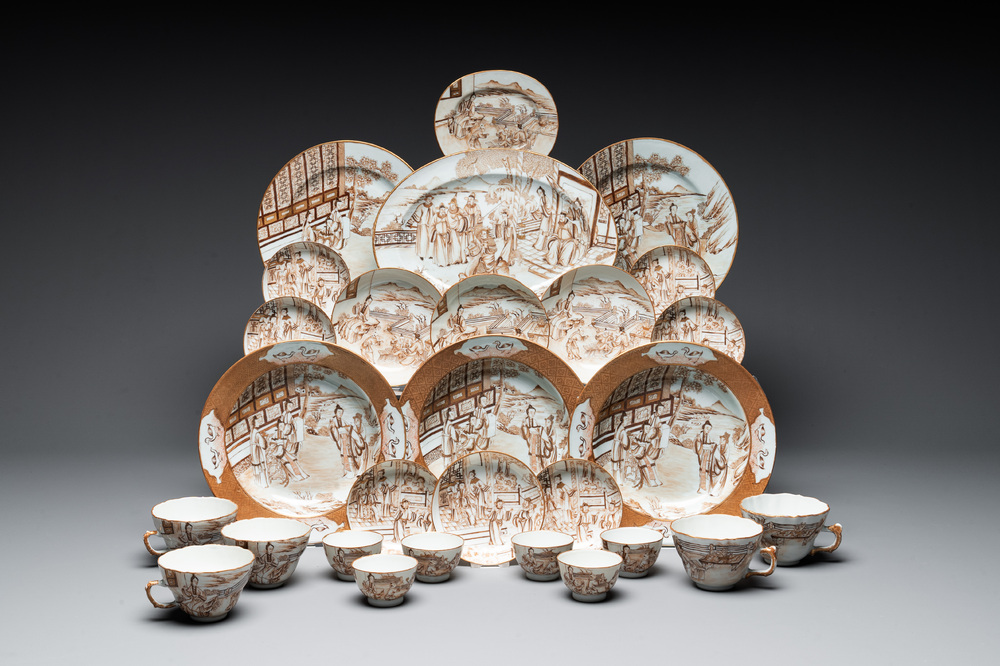 A 28-piece Chinese gilt-decorated sepia 'mandarin subject' service, Jiaqing