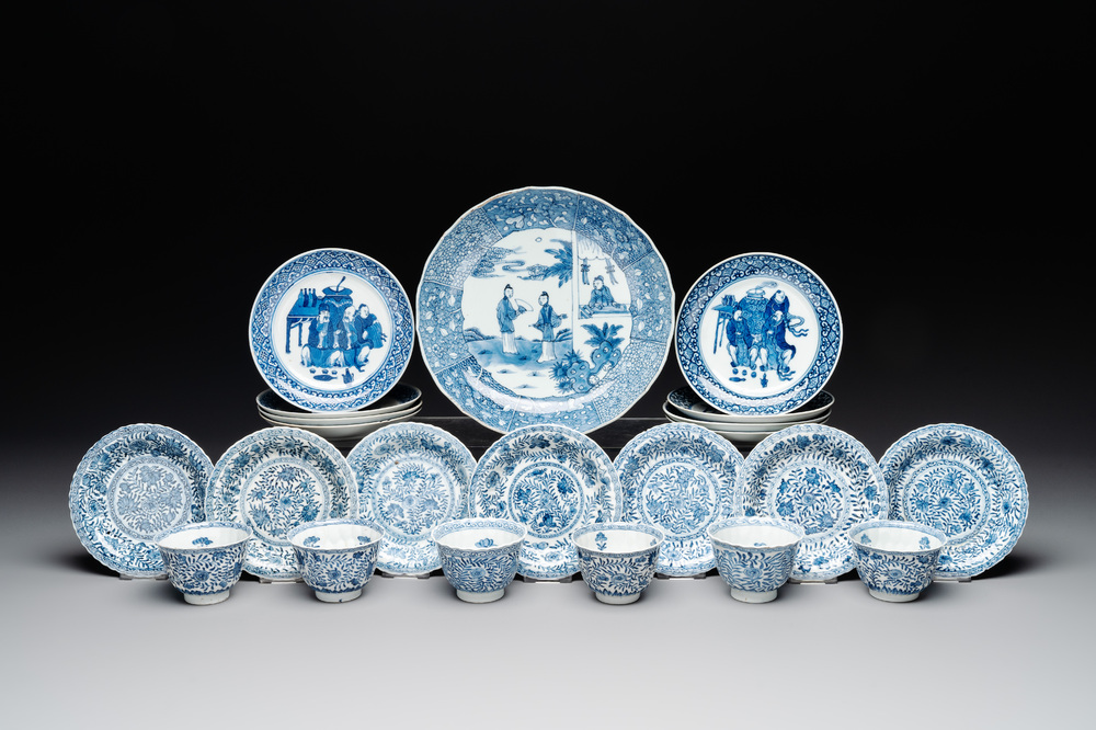 22 Chinese blue and white wares, Kangxi and later