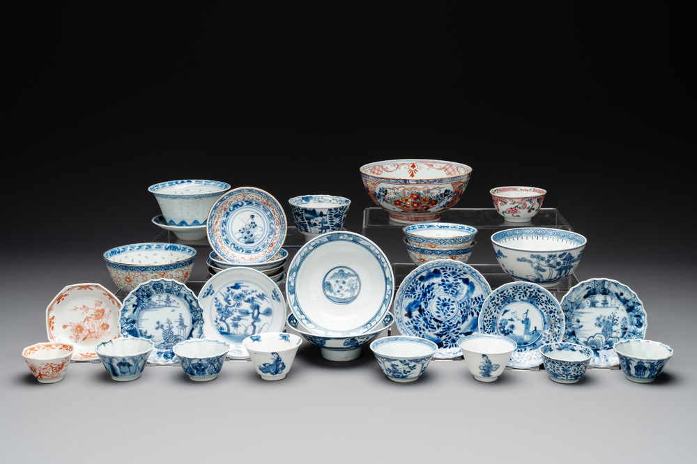 30 Chinese blue, white and polychrome wares, Kangxi and later