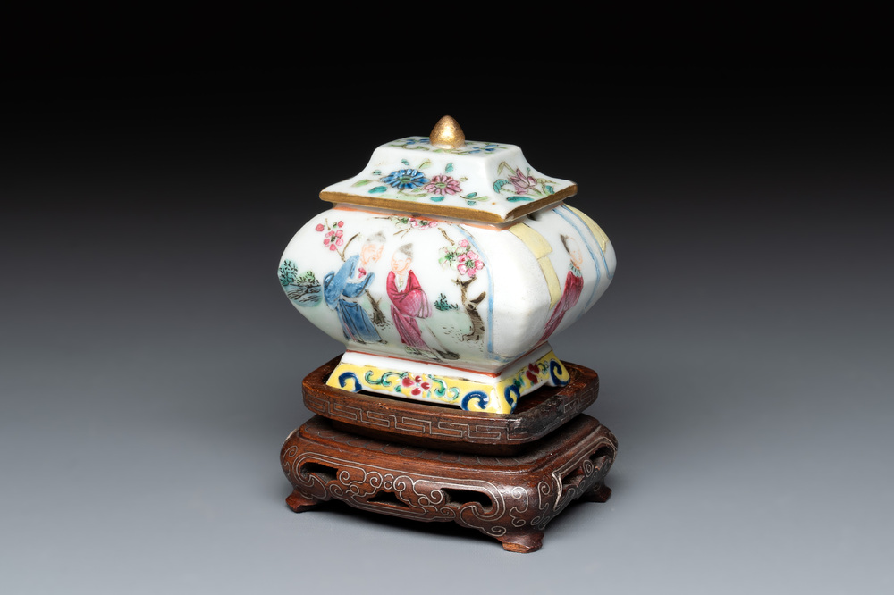 A fine Chinese famille rose covered water pot with figural design on wooden stand, 18th C.