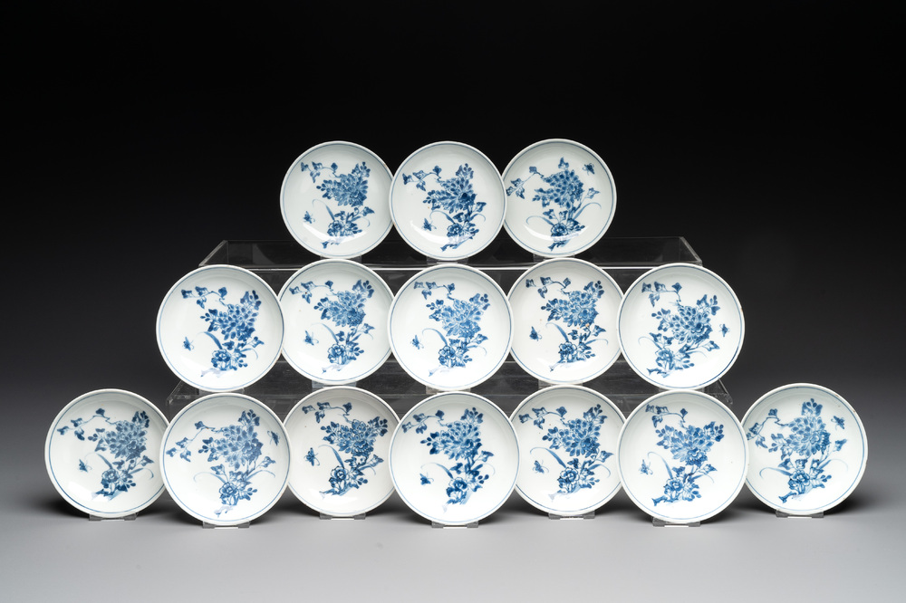 15 Chinese blue and white ko-sometsuke 'floral' saucer dishes for the Japanese market, Chenhua mark, late Ming