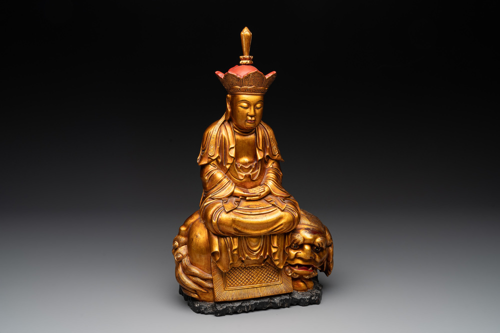 A Vietnamese gilt-red-lacquered wooden sculpture of Bodhisattva, 19/20th C.