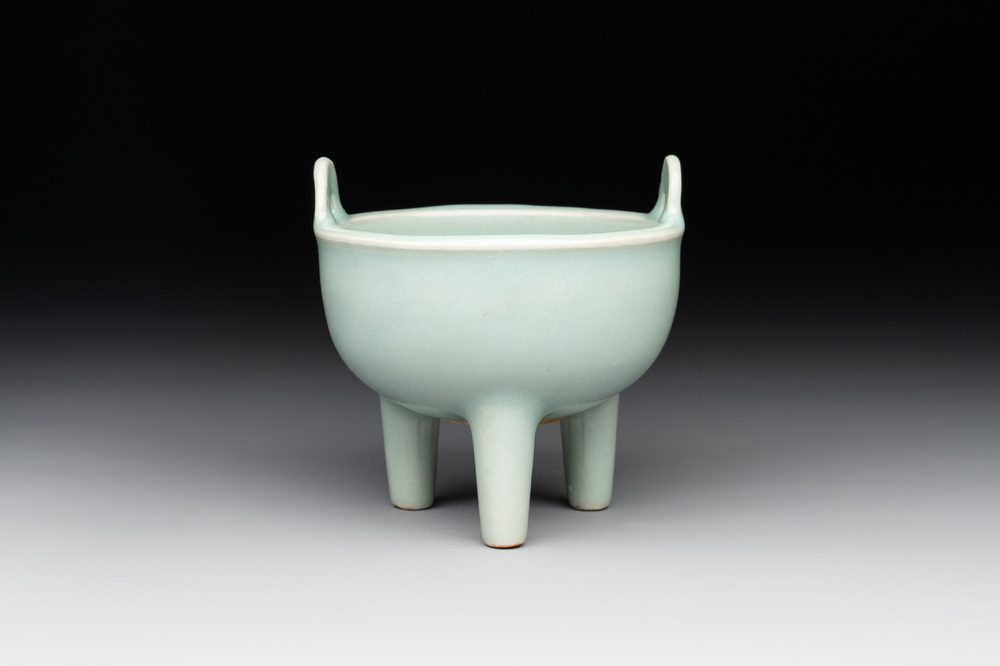 A rare Chinese Longquan celadon tripod 'ding-form' censer, Southern Song