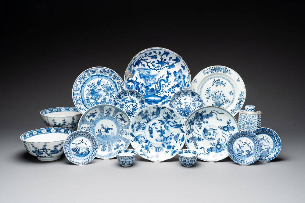 16 Chinese blue and white wares, Kangxi/Qianlong