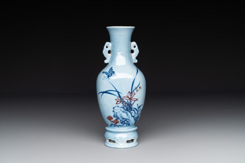 A Chinese copper-red-decorated lavender-blue ground wall pocket vase, 18/19th C.