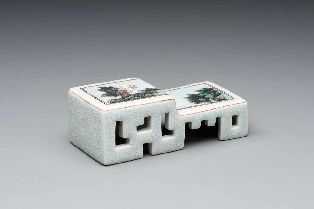 A Chinese famille rose 'landscape' brush rest, 19th C.