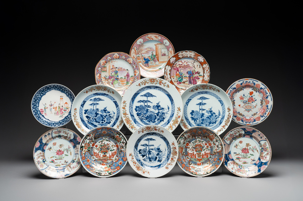 13 Chinese famille rose, verte, blue and white plates and dishes, Kangxi/Qianlong