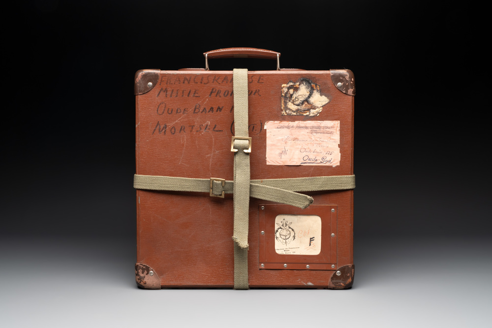 'La Grande Muraille' (The Great Wall) part 1 on 16mm film, with set photographs and original mailing case, dated 1948