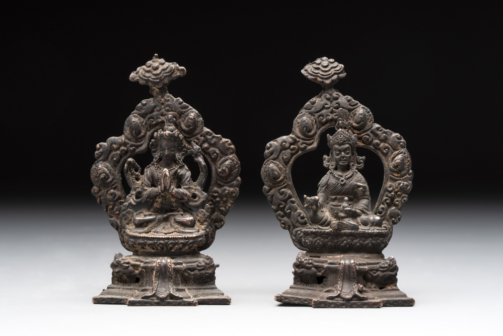 Two small Sino-Tibetan bronze Buddhas, 19/20th C.