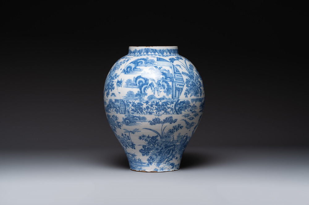 A large blue and white Delftware chinoiserie vase, Delft or Frankfurt, 17th C.