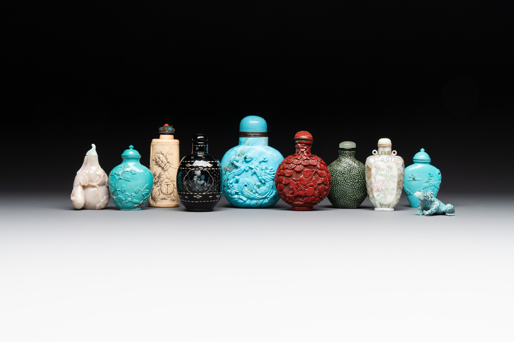 A collection of ten Chinese snuff bottles, 19/20th C.