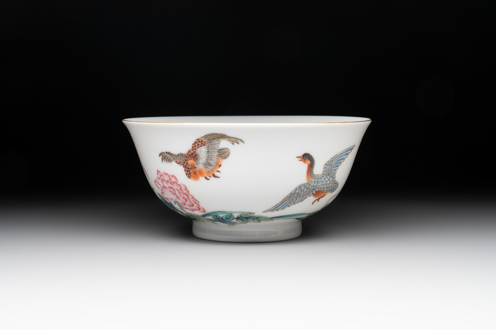 A Chinese famille rose 'geese' bowl, signed Liu Zhongqing 劉仲卿, Jingdezheng mark, 20th C.