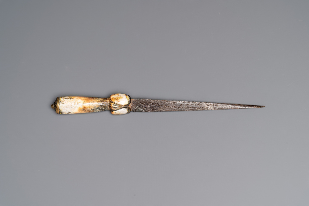 A Bollock dagger, excavated in Rotterdam, 15/16th C.
