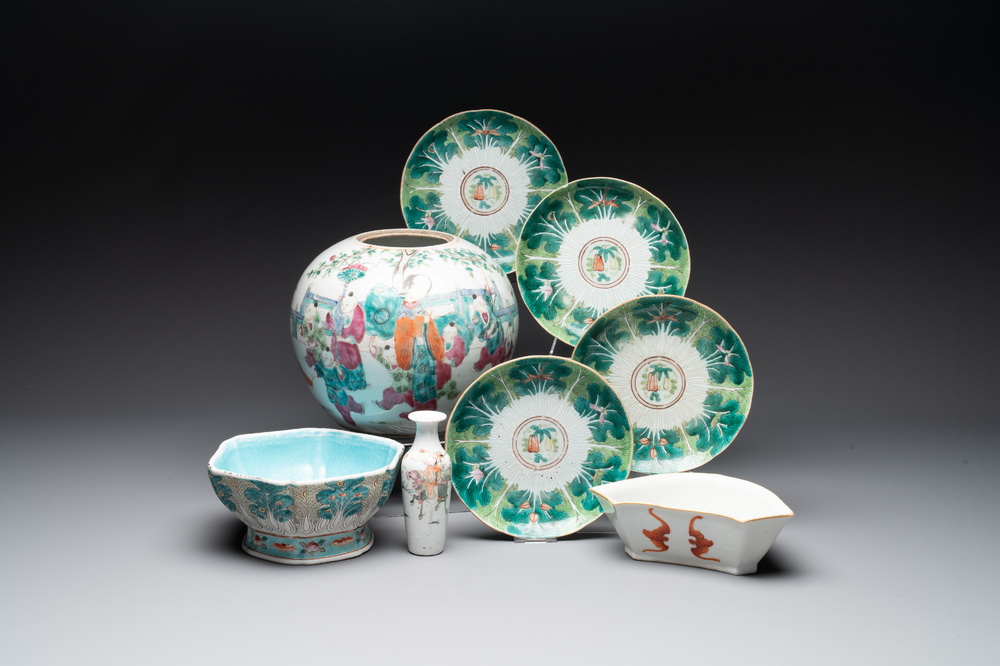 A collection of eight Chinese famille rose wares, 19th C.