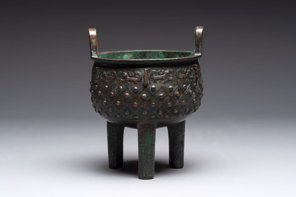 A Chinese archaic bronze ritual tripod food vessel, 'ding 鼎', Western Zhou