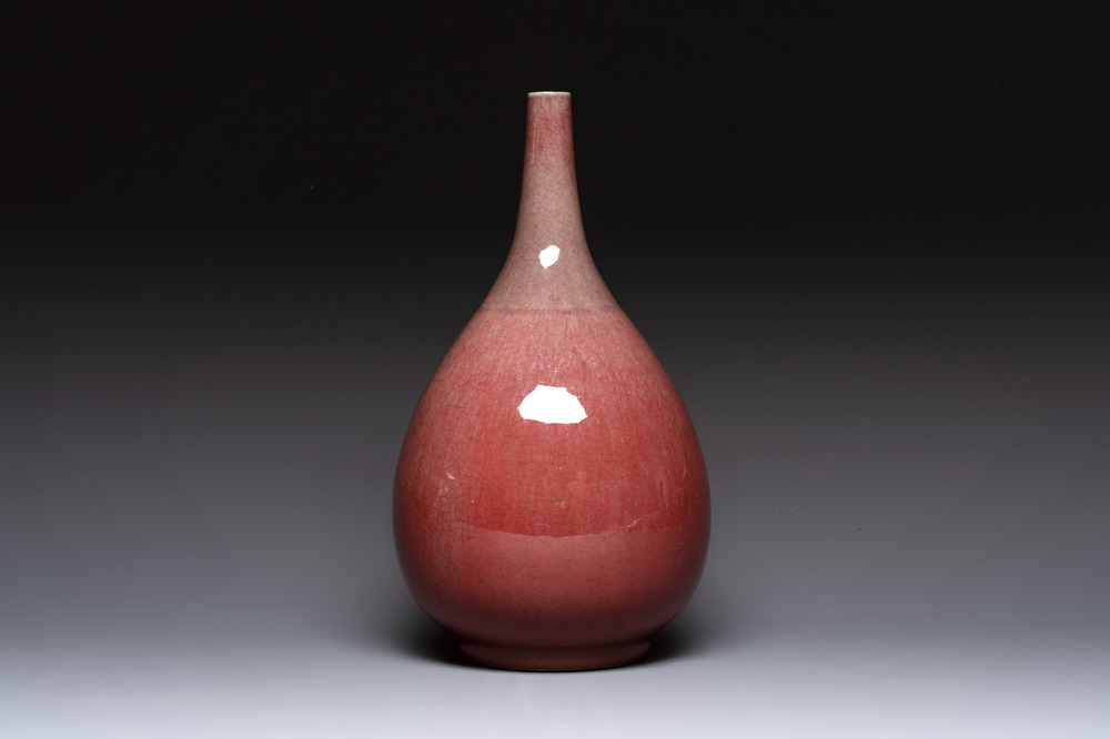 A Chinese copper-red-glazed vase, 18/19th C.