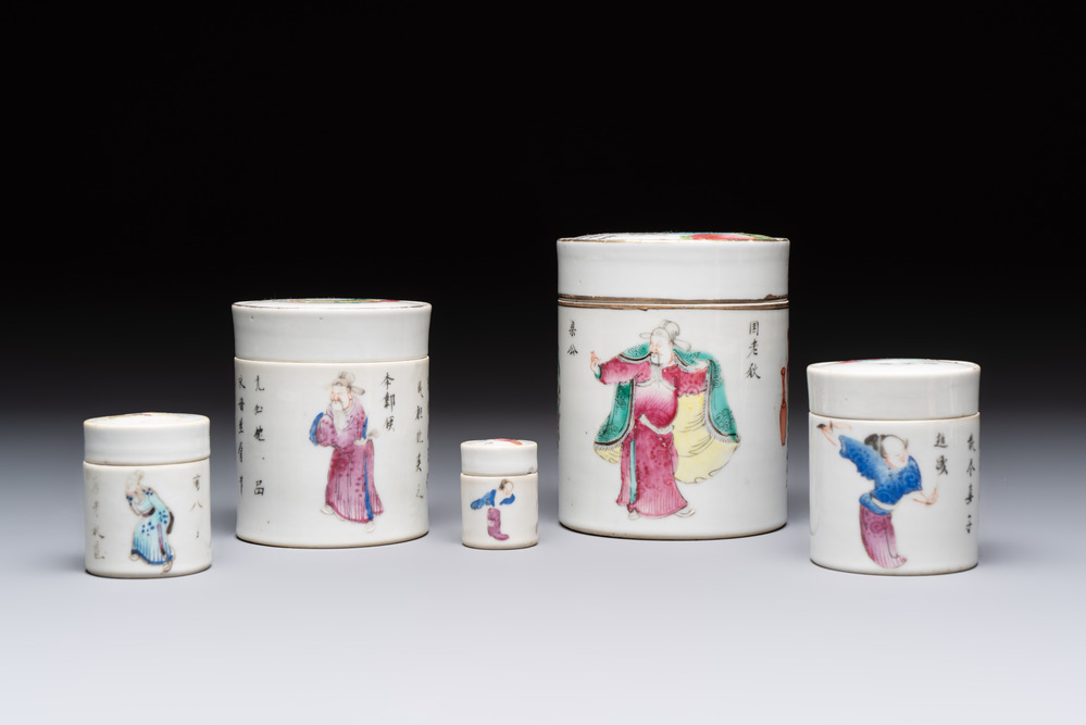 A set of five Chinese famille rose 'Wu Shuang Pu' nesting boxes and covers, 19th C.