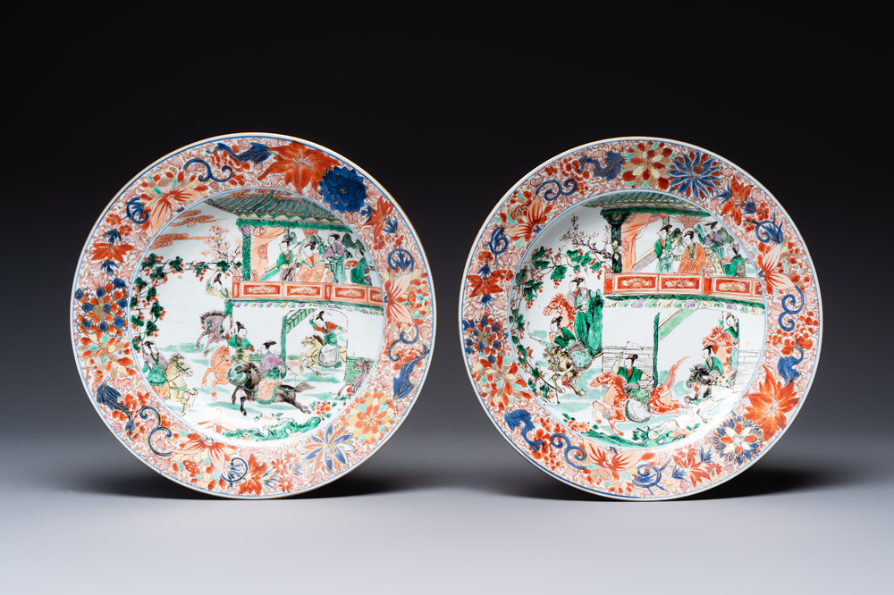 A pair of Chinese verte-Imari 'The Yang family female generals 楊門女將' dishes, Kangxi