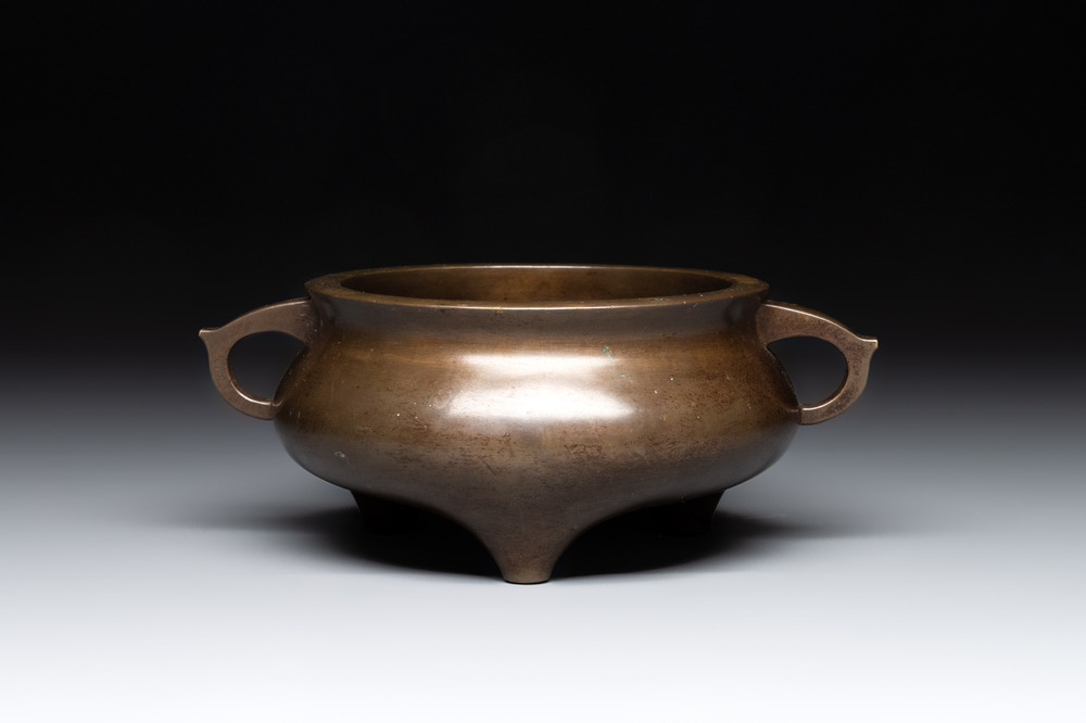 A Chinese bronze tripod censer, Jia Cang Zhen Bao 家藏珍寶 mark, 18th C.
