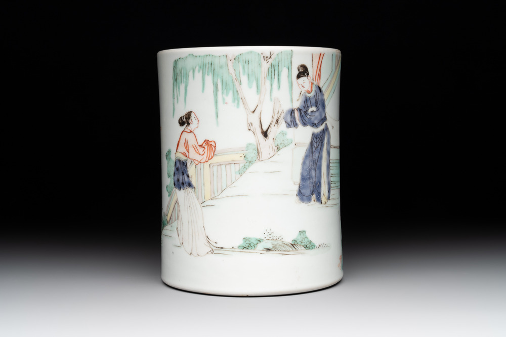 A Chinese famille verte brush pot with figural design, Kangxi
