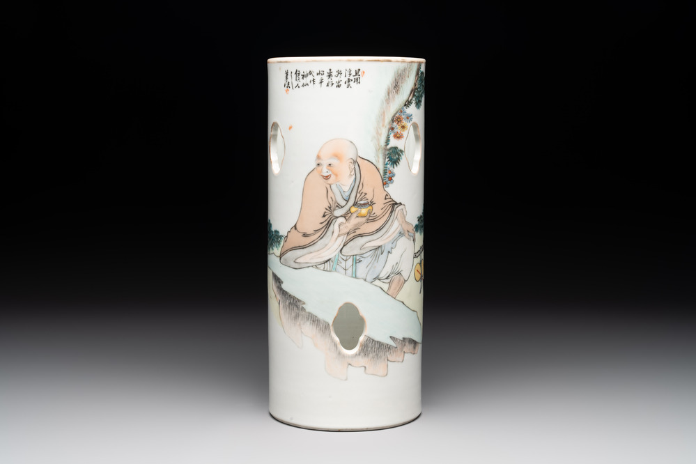 A Chinese qianjiang cai 'immortal and poem' hat stand, 19/20th C.