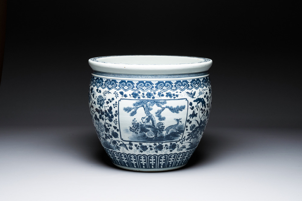 A large Chinese blue and white 'He Lu Tong Chun 鶴鹿同春' fish bowl, 19th C.
