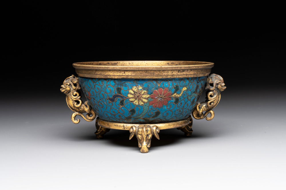 A fine and rare Chinese gilt cloisonn&eacute; tripod censer with floral design and 'luduan' handles, Jingtai mark, 17th C.