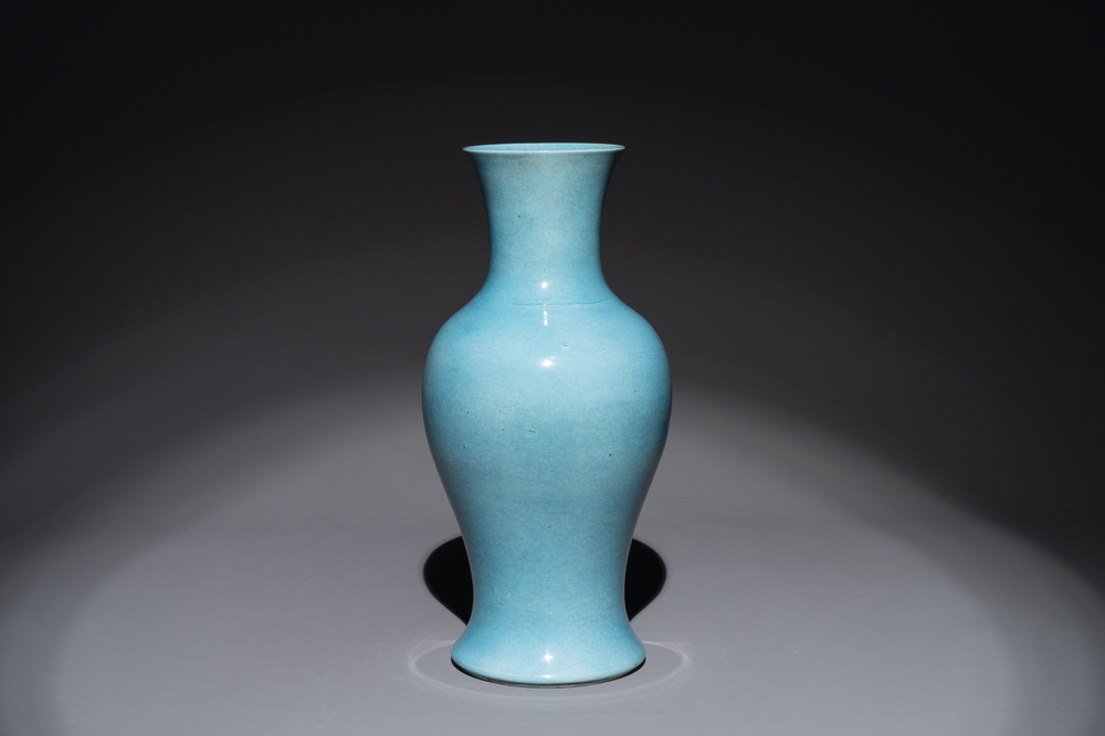 A Chinese turquoise-glazed vase, 19th C.