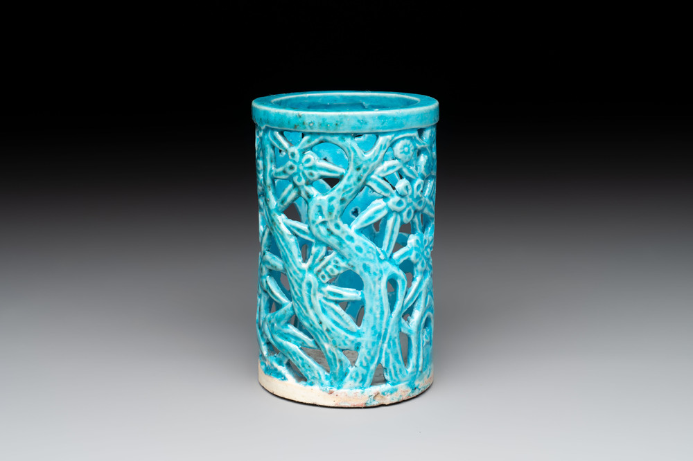 A Chinese turquoise-glazed reticulated brush pot, 18th C.