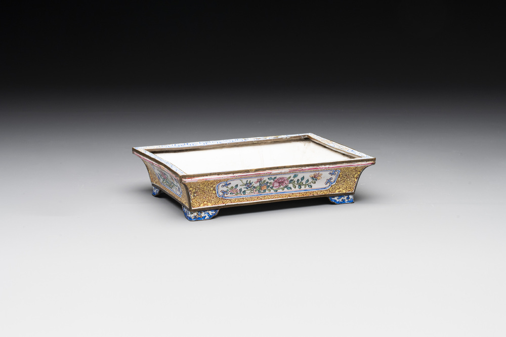 A Chinese Canton yellow-ground enamel rectangular jardini&egrave;re with floral design, Qianlong