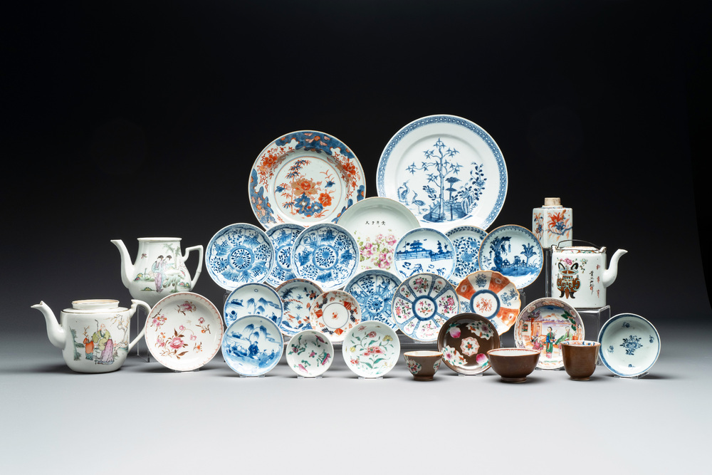 A collection of 29 Chinese blue, white, famille rose and Imari-style wares, 18th C. and later