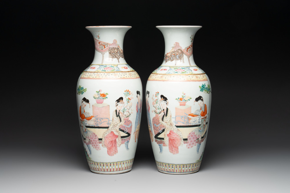 A pair of Chinese famille rose vases with court ladies, 19/20th C.