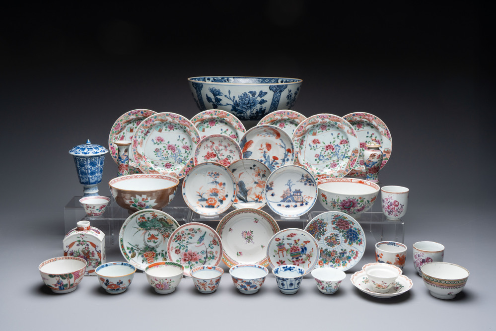 A collection of 37 Chinese blue, white, famille rose and verte wares, Kangxi/Qianlong
