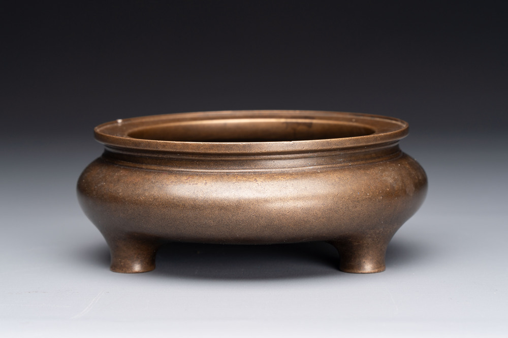 A Chinese bronze tripod censer, Yan Zhai 砚斋 mark, 18/19th C.