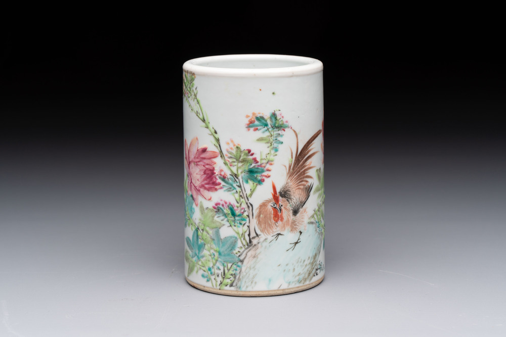 A Chinese qianjiang cai 'rooster' brush pot, signed Hengxing 恆興, Tongzhi mark, 19/20th C.