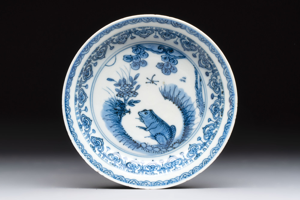 A Chinese blue and white 'frog' plate, Jiajing/Wanli