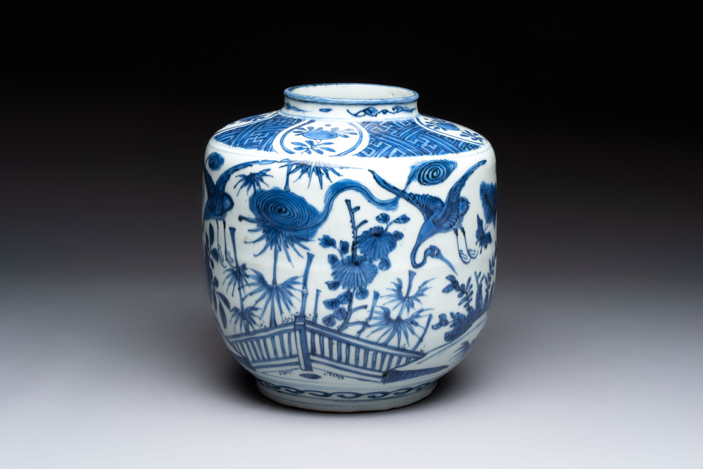 A fine Chinese blue and white jar with two cranes in a garden, Wanli