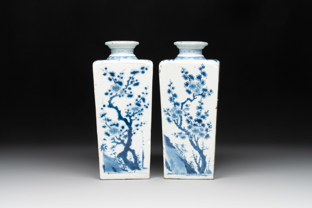 A pair of Chinese blue and white square flasks with floral design, Kangxi