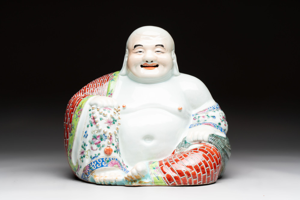 A fine Chinese famille rose Milefo Buddha, Zhu Mao Ji 朱茂記造 mark, 20th C.