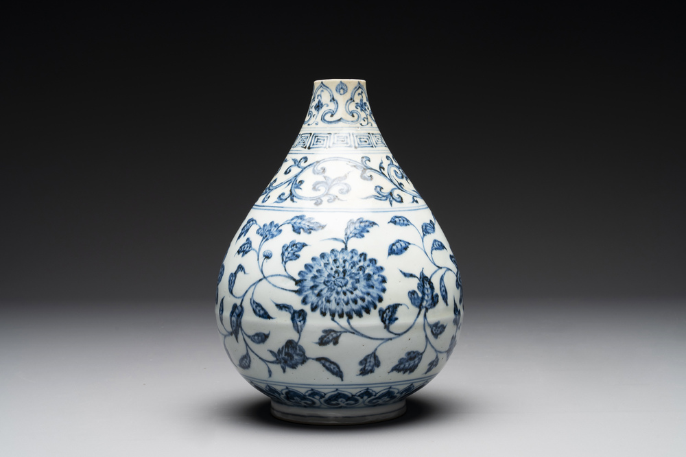 A Chinese blue and white 'yuhuchunping' vase with floral design, Ming