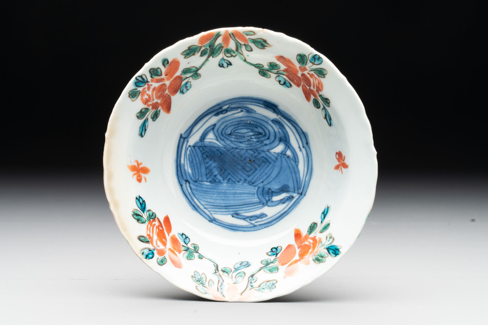 A rare Chinese iron-red and green-enamelled blue and white 'klapmuts' bowl, Wanli/late Ming
