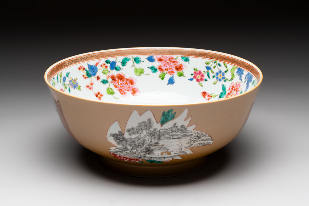 A Chinese famille rose capucin-ground bowl with landscape design, Qianlong