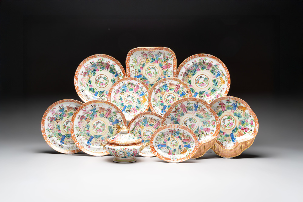 A Chinese Canton famille rose 12-piece diner service with figural design, 19th C.