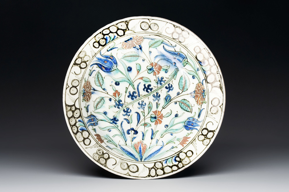 A polychrome Iznik pottery dish with floral design, Turkey, ca. 1600