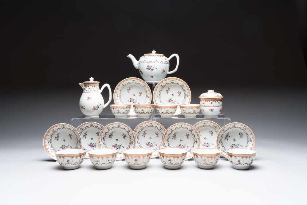 A Chinese famille rose 22-piece tea service with floral design, Qianlong