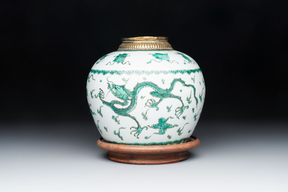 A Chinese green-enamelled 'dragon' jar mounted as a lamp, 18/19th C.