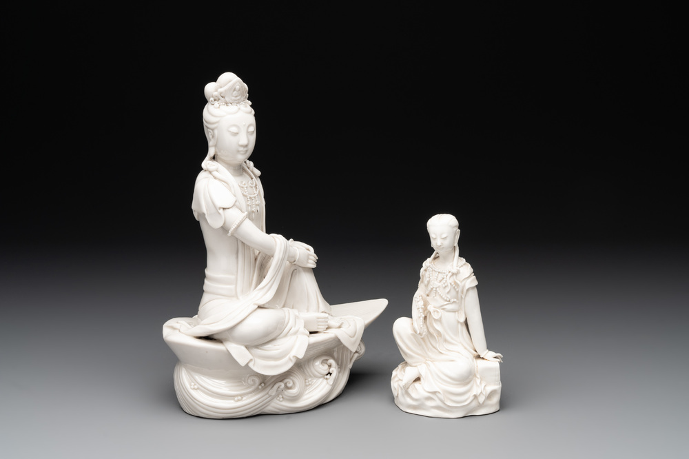 Two Chinese Dehua blanc de Chine figures of Guanyin, Xuande mark, 19/20th C.