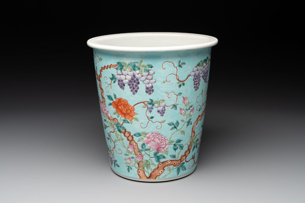 A Chinese famille rose turquoise-ground Da Ya Zhai-style jardini&egrave;re, 19th C.