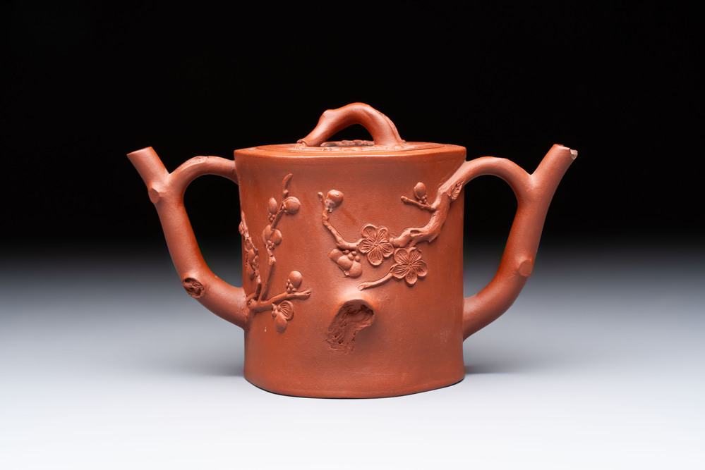 A Chinese Yixing stoneware 'double' teapot, 18th C.